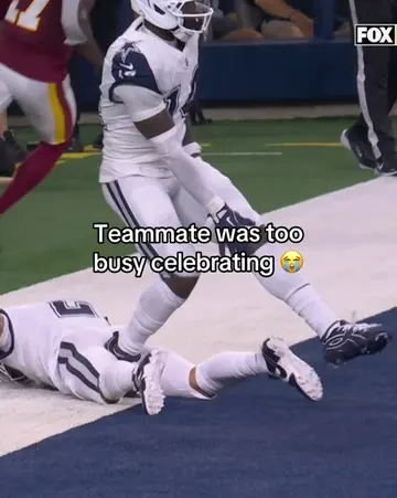 😂😂😂 (📺 FOX) #nflfootball #ouch #funny 