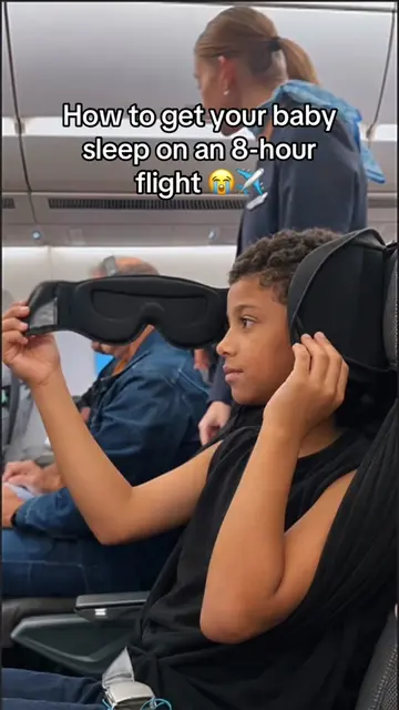 POV: your baby finally sleeps through the flight 😭😭 #traveltips #flyingwithkid