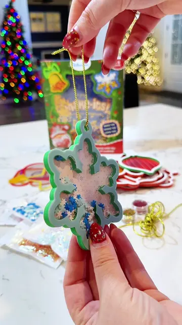 if you’re hosting the holidays with kids this year, put these easy crafts at the