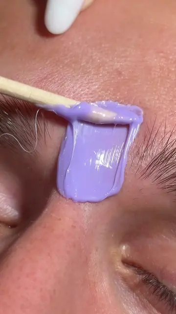 Watching those unwanted brow hairs disappear >>>