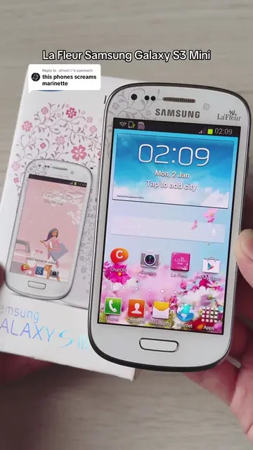Replying to @.•Envɛl☆ La Fleur edition Samsung Galaxy S3 Mini 🌺 #oldphone #oldp