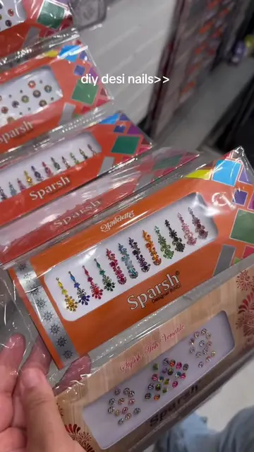 imagine doing these nails for a mehndi or dholki 😳 can’t get over how good they