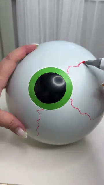 DIY Hack 🎈 Halloween Eyeball Made from Balloons 🎃👁️ #LifeHack #balloons #hall