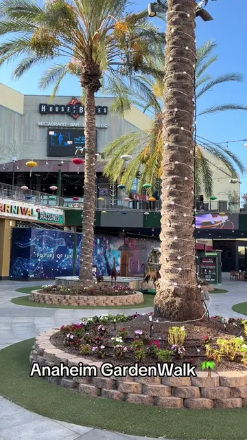 A cute Anaheim stop you’ll want to check out 🌴✨ #Anaheim #AnaheimGardenWalk #So
