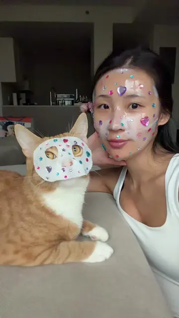 Just a girl and her boy cat @Carrot & Skye @Biodance Store US #bedazzled #facema