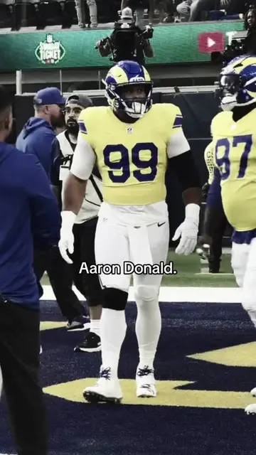 Every NFL QB crying rn 😭 #aarondonald #football #nfl #rams #return 