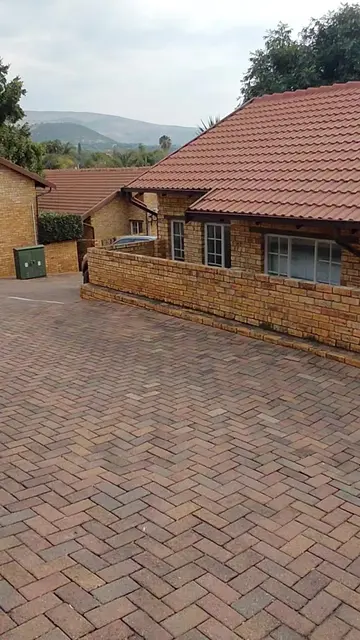 R825 000 and your weekends could look like this! 🏡🎣 This 2-bedroom, 2-bathroom