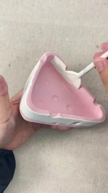 Look!🤩guessing!🤗😻#potterytiktok #clayart #painting #DIY #ceramics @tiktok cre