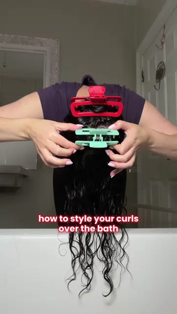 How to style your curls over the bath ❌✅ This sectioning method is a good way to