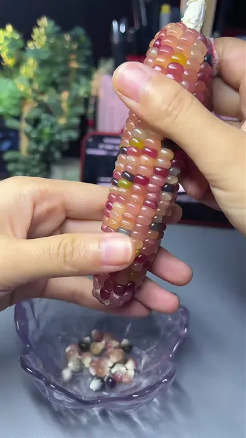 This might be the most unique handmade corn I’ve ever seen. 🌽 #Wenwan #WenwanCu