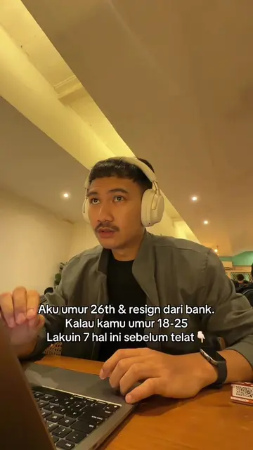 1. Mulai cari kerja freelance yang selama ini cuma kamu simpan di wishlist. Ngga