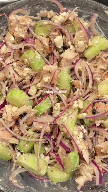 Cucumber, red onion, feta, and grilled chicken is all you need for this salad 🔥