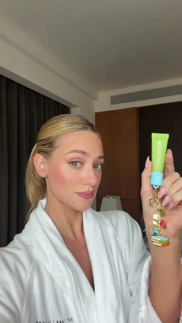 @Lili Reinhart obsessed with our limited edition lip charm? very much yes. 🫒❤️