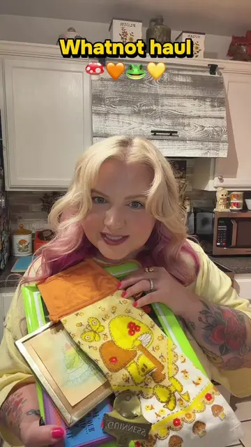 Another incredible @Whatnot haul 💚🌼 I cannot get over the groovy famed fabric 