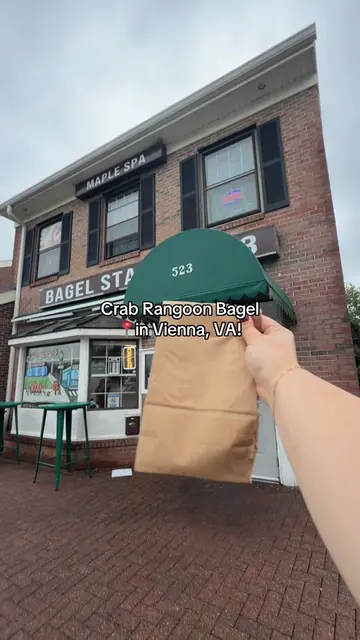 📍 Bagel Station 523: CRAB RANGOON BAGEL?!?! I’ve been getting tagged / sent vid