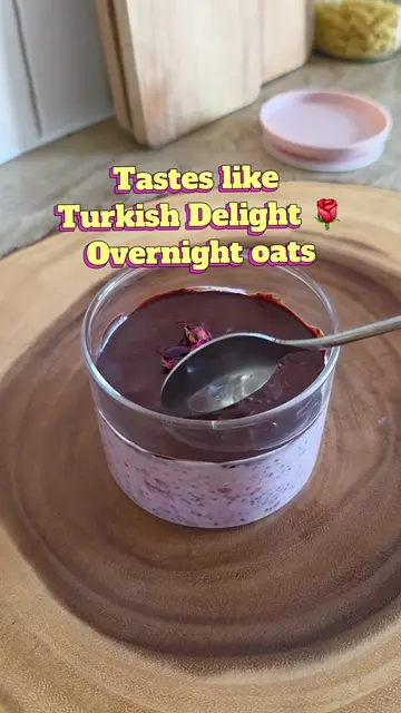Tastes like Turkish delight Overnight oats. 🌹👌 If you're a turkish delight fan