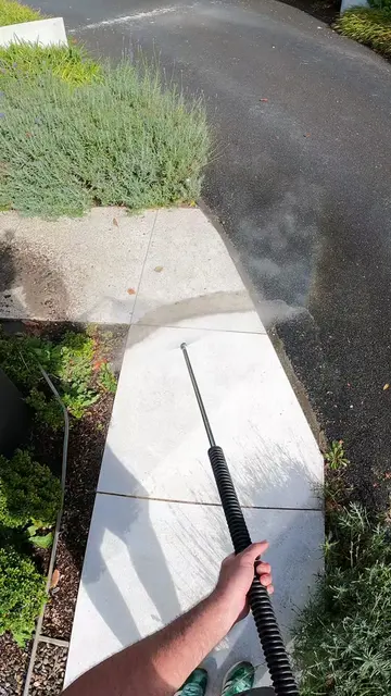 Satisfying Final Rinse 💦 There's something SO satisfying about that final rinse