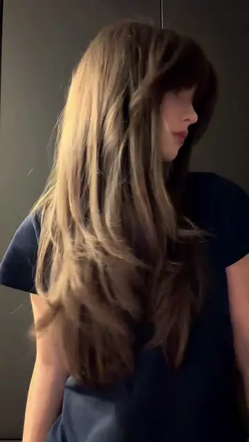 #butterflycut #thickhair #haircut #layers #bangs 