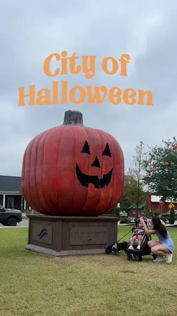 love my little town!! are you planning to visit the city of Halloween this year?