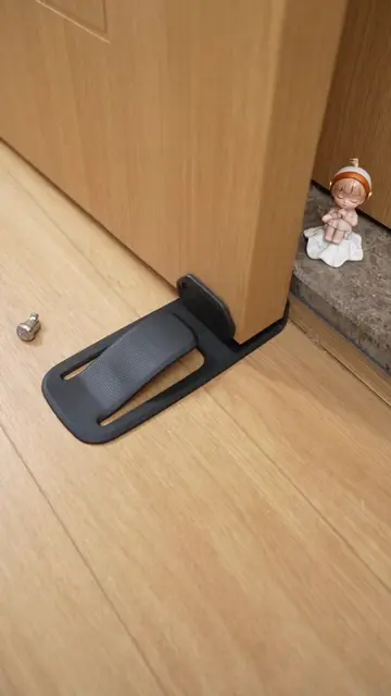 No more slamming doors 🚪💨 Slide it under, and your door stays exactly where yo