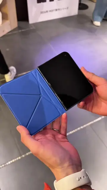 I'm Not Really Feeling The MagCase On The #iPhoneDuo #iphone18pro #iphone #fyp #