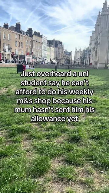 Whilst I can’t even afford my Lidl food shop x #thatstudentpage #unilife #studen