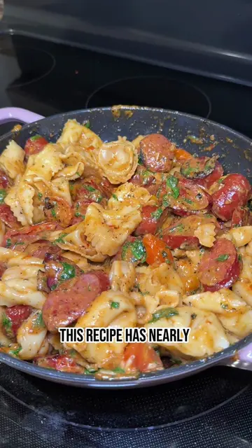 YALL COME EAT it’s my viral sausage tortellini. 🤤  This recipe has nearly 5 mil