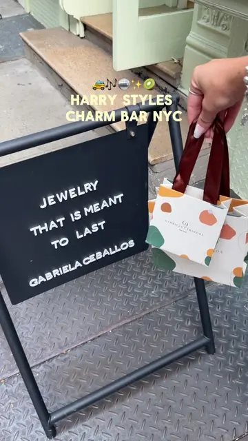 THE cutest Harry Styles NYC souvenir… 👀🪩🚕 celebrate Harry Styles Day at the  