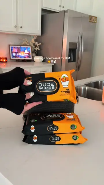 he loves it 🤏🏼🎃 #boobasket #boobasketideas #boobasketforhim #dudewipes #gifts