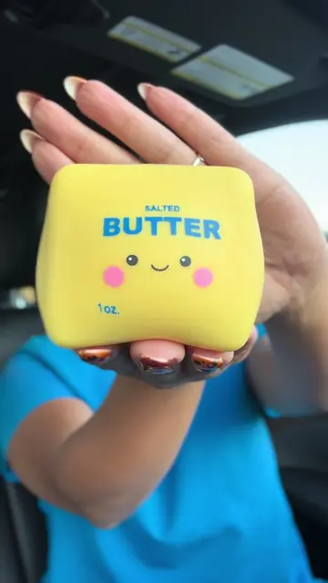 Okayyy I finally got my Top Trenz Literally Butter order and I opened Marge 💛 A