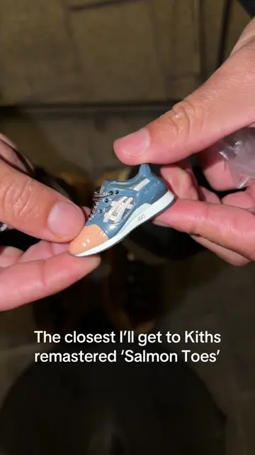 Unboxing Ronnie’s limited-edition miniature die-cast pair of the Ronnie Fieg for
