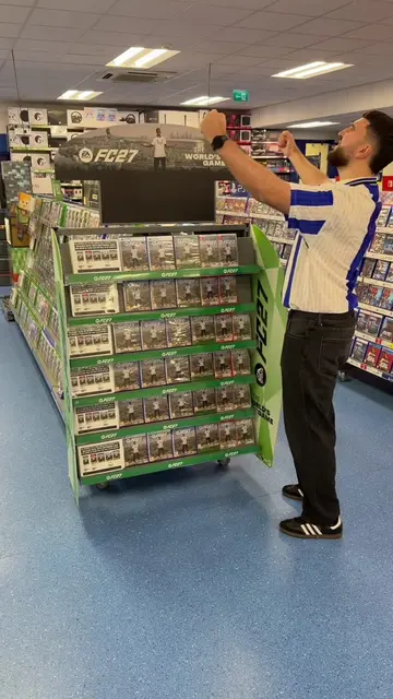 New year, same trip to Smyths Toys for EA SPORTS FC 27! ⚽️ 🎮  Welcome to the Wo
