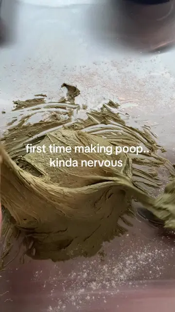 are they gonna be mad that it’s green? #memakingpoop #genuinely #imfightingformy