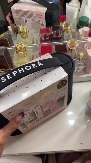 i got the last one 🙊💋 @Sephora makeup experts kit! literally worth it!! 4 full