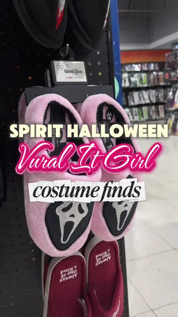 TOENAILS— I MEANT TEA CUPS Y’ALL 🤣🤭☕️ I went to Spirit Halloween and let’s jus