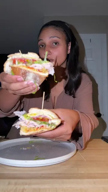 a new kind of sandwich? I liked it 🙂‍↔️ #fyp #pov #latenight #midnightsnack #sa