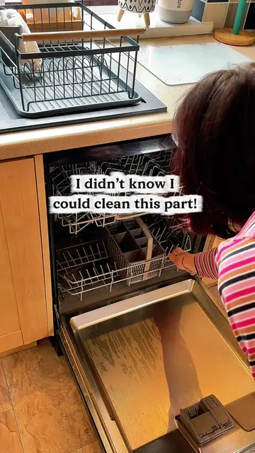 Dishwasher deep clean 🫧✨ And I found a bit I’d NEVER cleaned before… 👀 Inspire