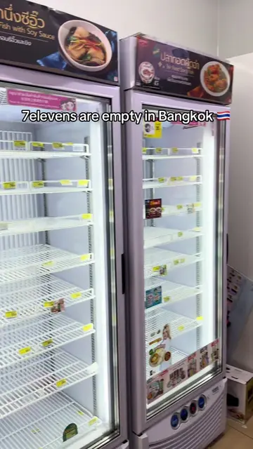 🙏🏻 People are buying up everything they can, and some 7-Elevens are now COMPLE