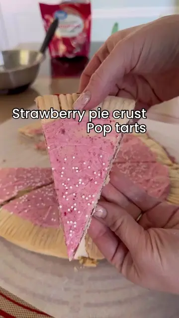 🍓 •2 pie crust •1 cup jelly •1 Tbs corn starch Mix corn starch and jelly. Sprea