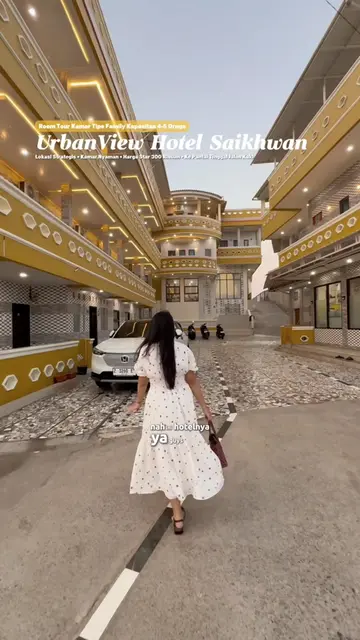 Hotel mewah dan nyaman yang ada di pantai sayang heulang dengan rate star 300 ri