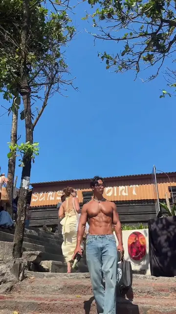 #BaliVibes #BaliLife #IslandStyle #FitCheck #baliindonesia