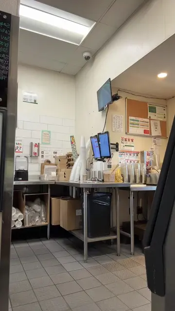 me omw to make ur order