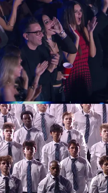 Consider @Charli XCX and @Emrata  your official #VMAs hype squad! 📣 📍 #poVMA d
