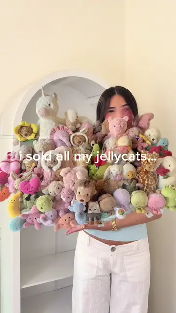 reorganizing my jellycat bookshelf!!🧸✨ @Jellycat #claudettehg #jellycat #jellyc