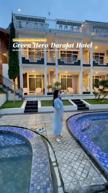 Asli sih staycation di sini nyaman banget, dengan suasana yang tenang dan adem, 