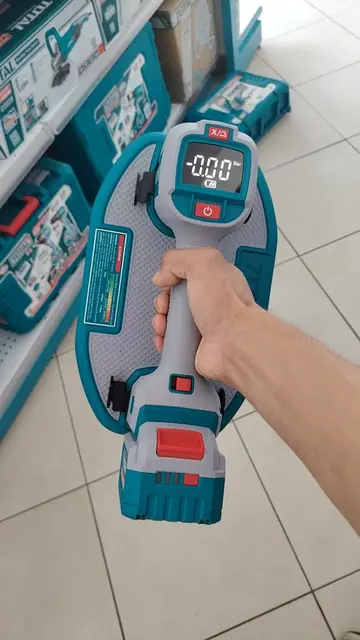 Dicen que esta máquina se pega en cualquier superficie 😳 ¿Con 2 de estas podría