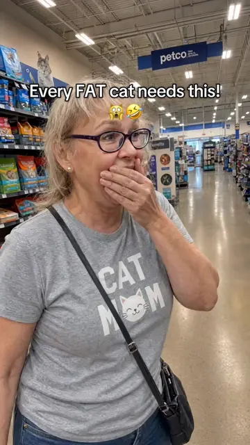 Cat moms comment “CAT” if your cat needs this! 🐱😂 #cat #catmom #funnycats 