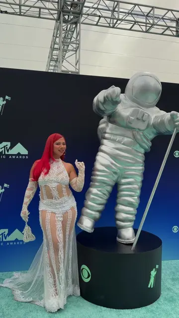 That's a wrap on the 2026 #VMAs but @thuymusic’s financial confidence is nowhere