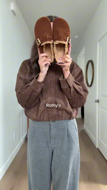 My new favorite clogs for fall 🤎 #RothysPartner @Rothy’s 