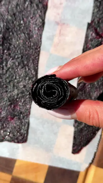 When the kids ask for sweets, make these homemade Blueberry Blackberry Fruit Lea